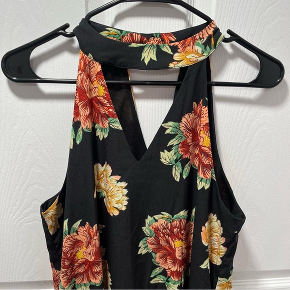 Entro Halter Neck Flowy Top Black Floral V Neckline Collared M - Picture 3 of 9